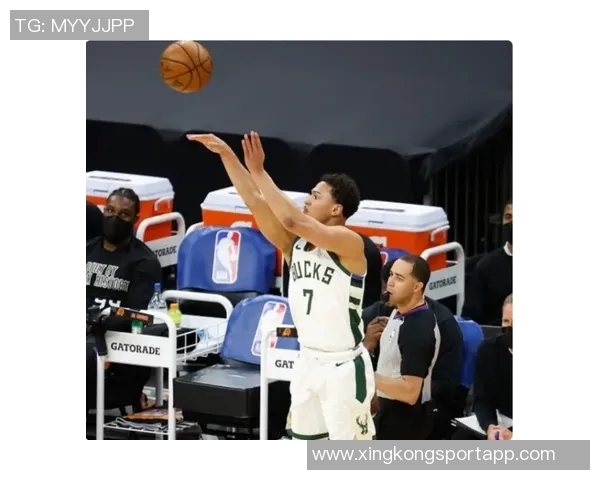 小香农替补出战17分钟狂砍18分全场7投全中展现超强实力 小香农替补出战17分钟狂砍18分全场7投全中展现超强实力