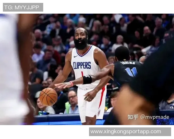 快船首发阵容调整哈登邓恩小琼斯巴图姆祖巴茨迎战缺席的小卡比尔