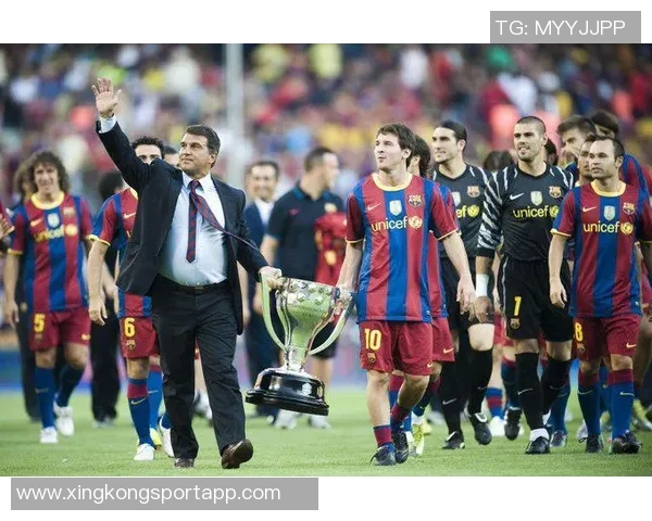 拉波尔塔在巴萨球员协会圣诞晚宴上发表重要致辞展望未来 拉波尔塔在巴萨球员协会圣诞晚宴上发表重要致辞展望未来