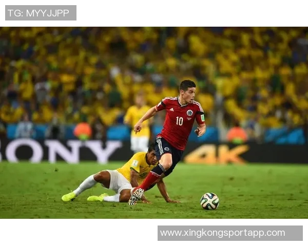 英媒报道卡拉菲奥里因髋部伤缺席下轮世预赛独自训练 英媒报道卡拉菲奥里因髋部伤缺席下轮世预赛独自训练