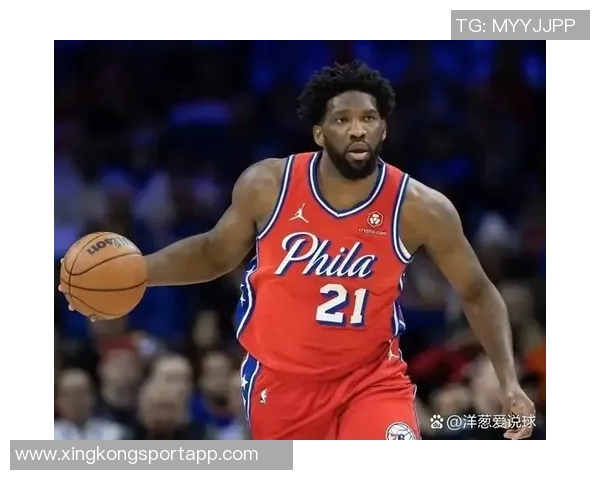 恩比德与鲍尔对决激烈76人半场微弱领先黄蜂三分球大战精彩纷呈