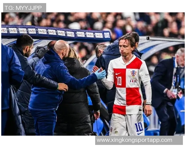 安布谈德布劳内表现与莫德里奇对比的误区与真实情况